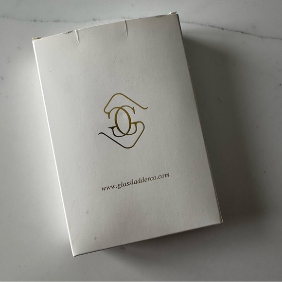 BNIB: Glass Ladder Tech Organizer | honey - Picture 6 of 10